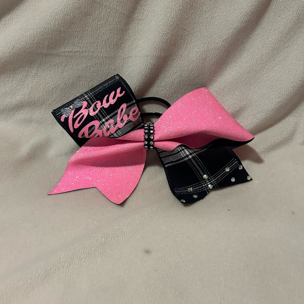 Pink & Black BowinaBox.com bow.